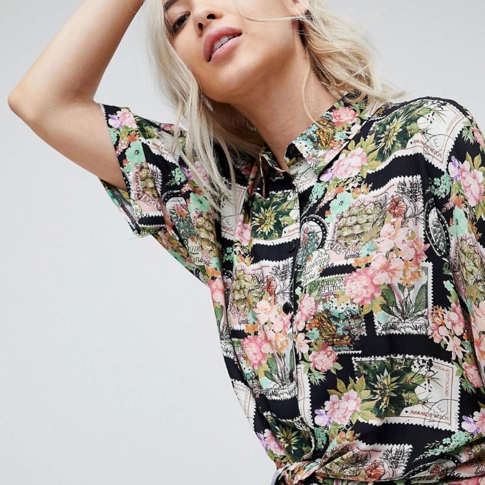 ASOS DESIGN Tie Front Shirt in Postcard Print - Picture 2 of 8